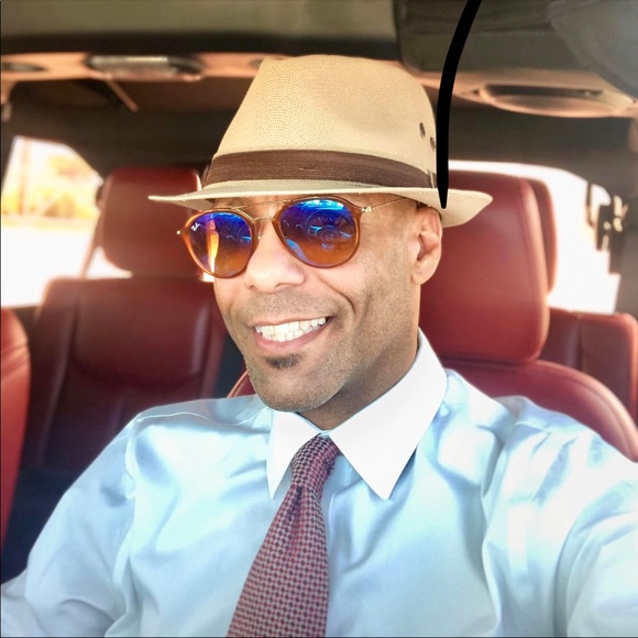 Meet your Posher, Nestor - Picture 2 of 2